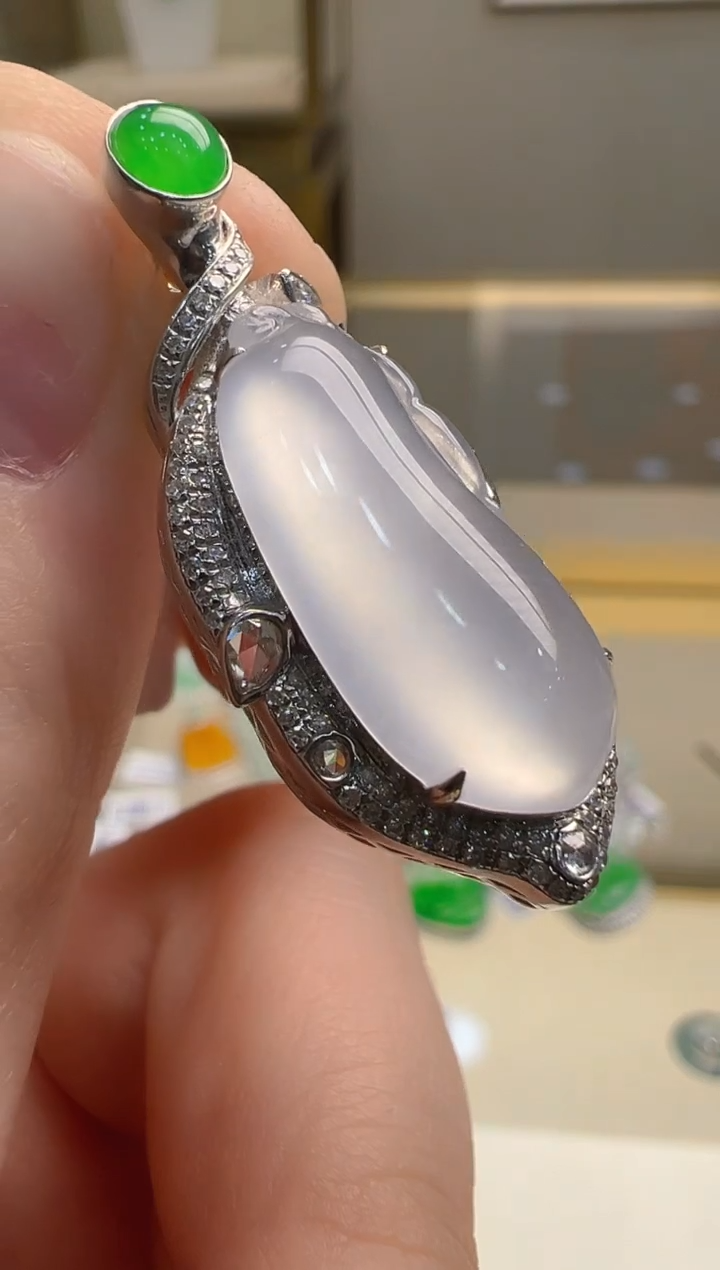 【闪购商品】翡翠吊坠(不含链)18K金镶嵌多样性发货拍一发一