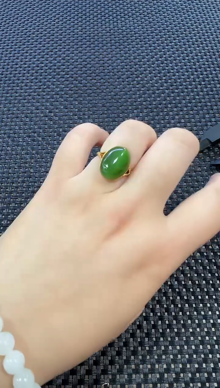 18K金镶嵌戒指和田玉一个（多样性发一件）