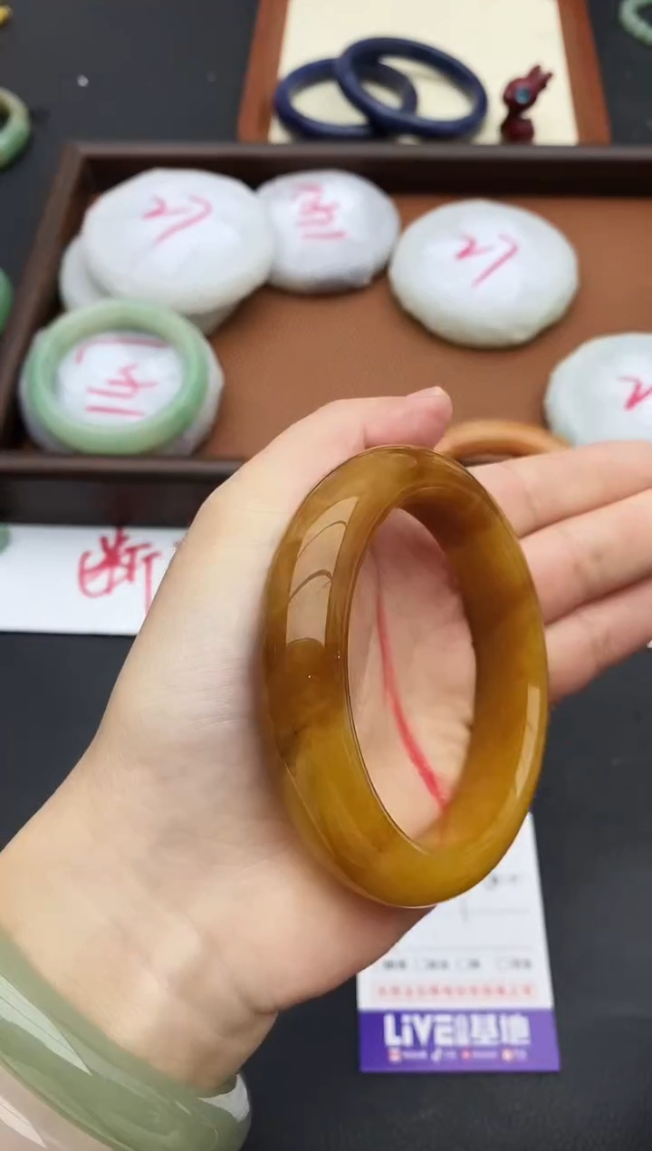 未镶嵌手镯石英质玉181+59.5