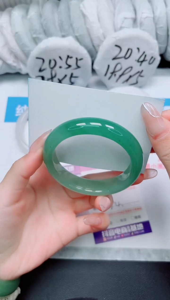 【闪购商品】石英质玉手镯未镶嵌207