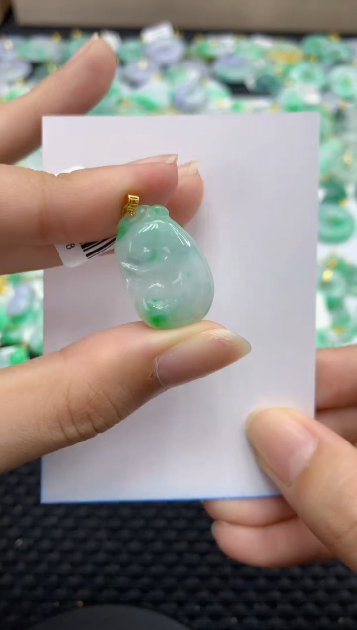 翡翠18K金镶嵌颈饰天然缅甸翡翠A货