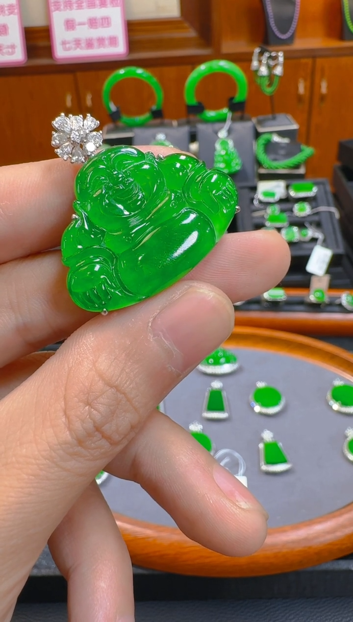 【闪购商品】翡翠吊坠(赠链)18K金镶嵌天然A货翡翠