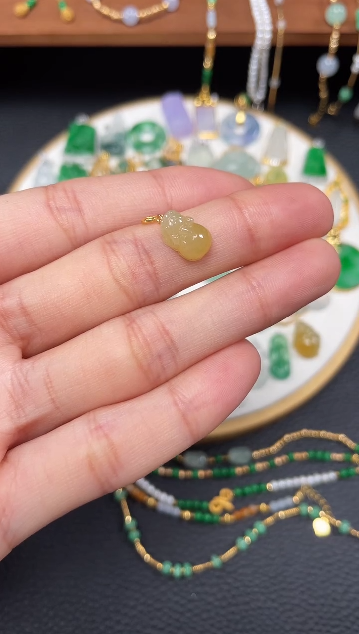 【闪购商品】翡翠吊坠(不含链)18K金镶嵌一个   JK690