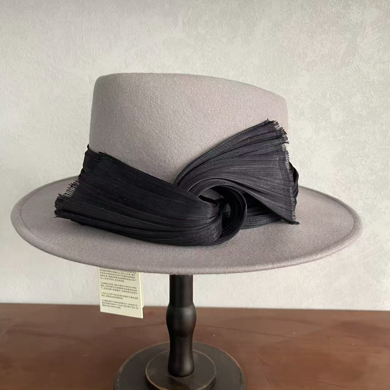 QIU LI · 秋冬新款羊毛真丝麻扭结织带水滴凹顶礼帽 1d2546