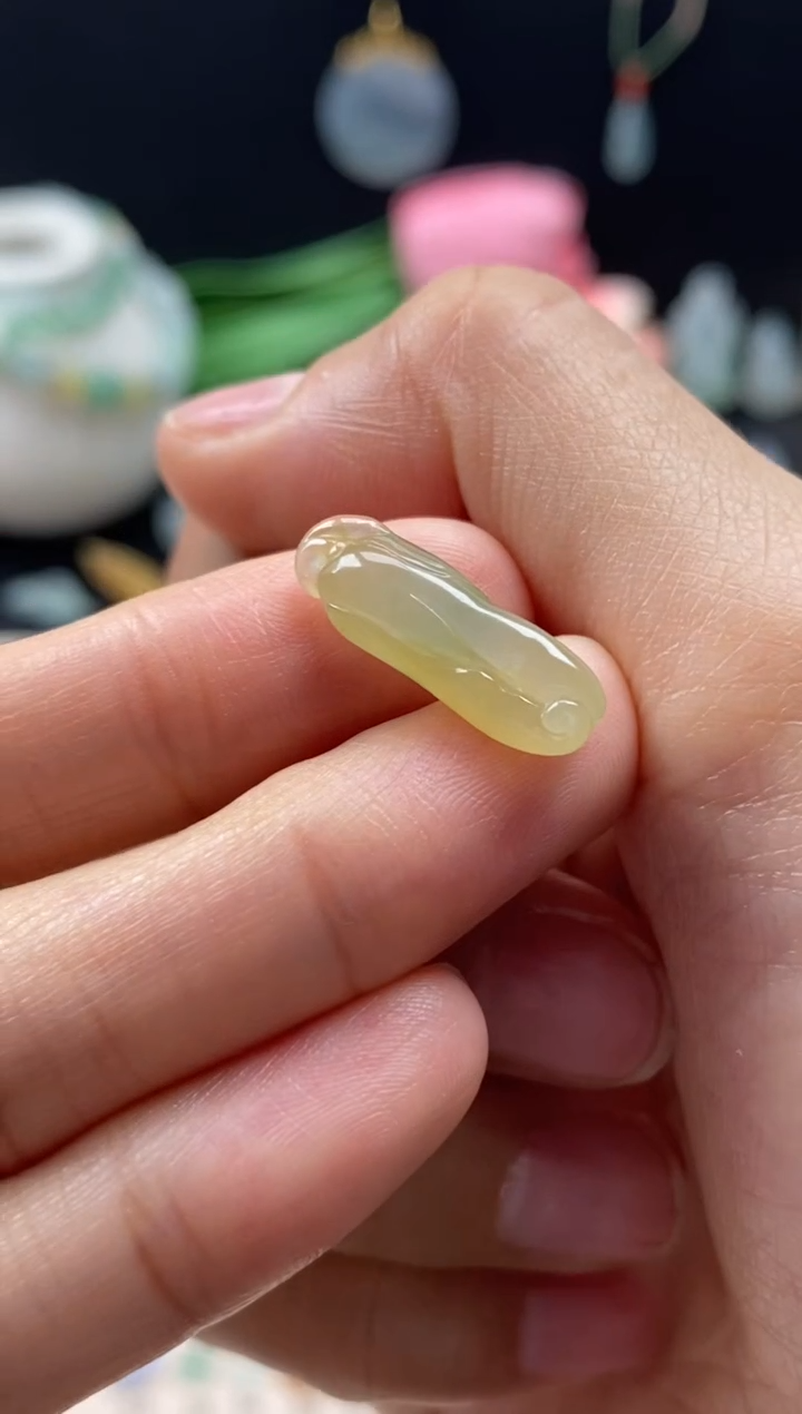 【闪购商品】翡翠未镶嵌颈饰翡翠黄翡佛手瓜