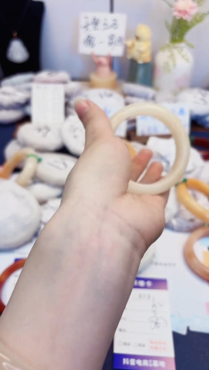 【闪购商品】石英质玉手镯未镶嵌313-财气镯-圈口56