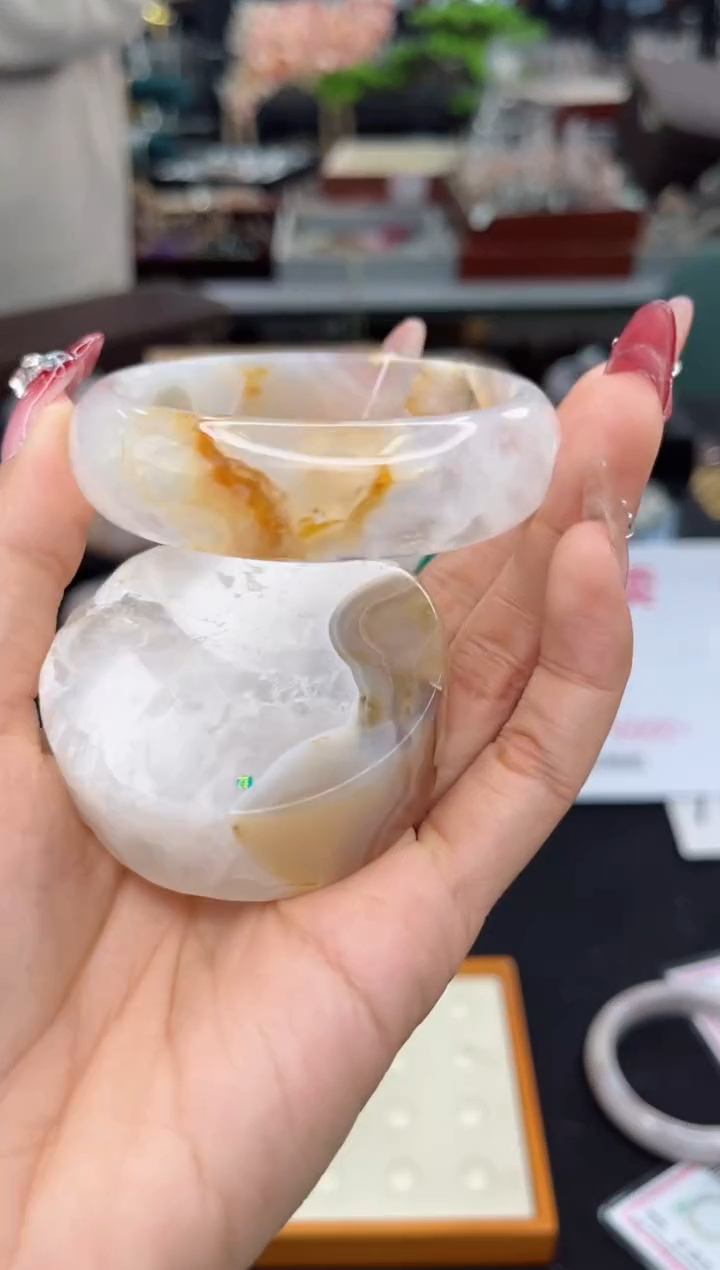 【闪购商品】石英质玉手镯未镶嵌56圈口（赠品镯心）106161