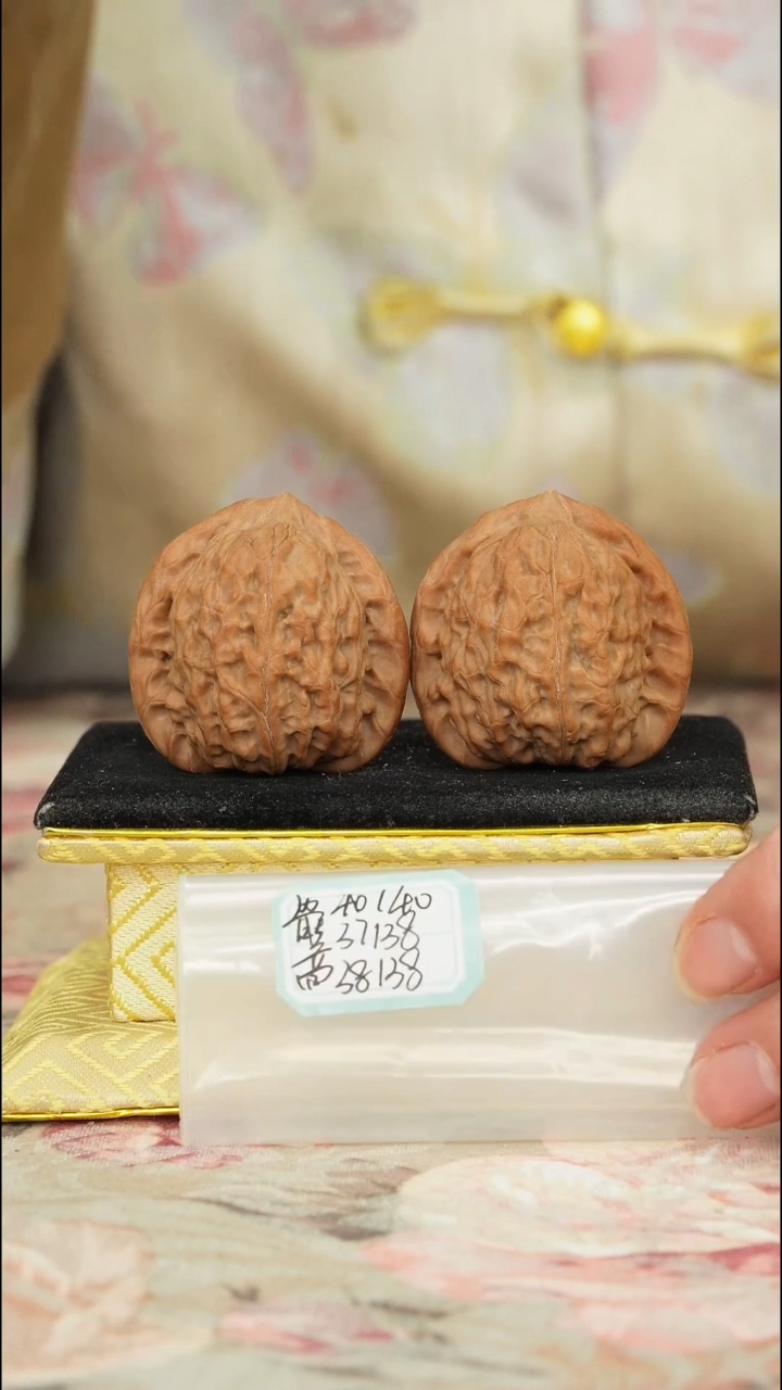 【闪购商品】文玩核桃把件非嫁接将军帽