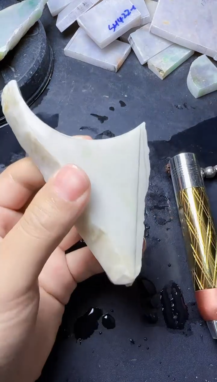 【闪购商品】翡翠挂件未镶嵌150翡翠