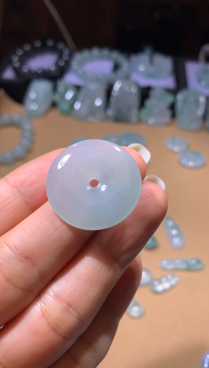 【闪购商品】翡翠颈饰未镶嵌平安扣