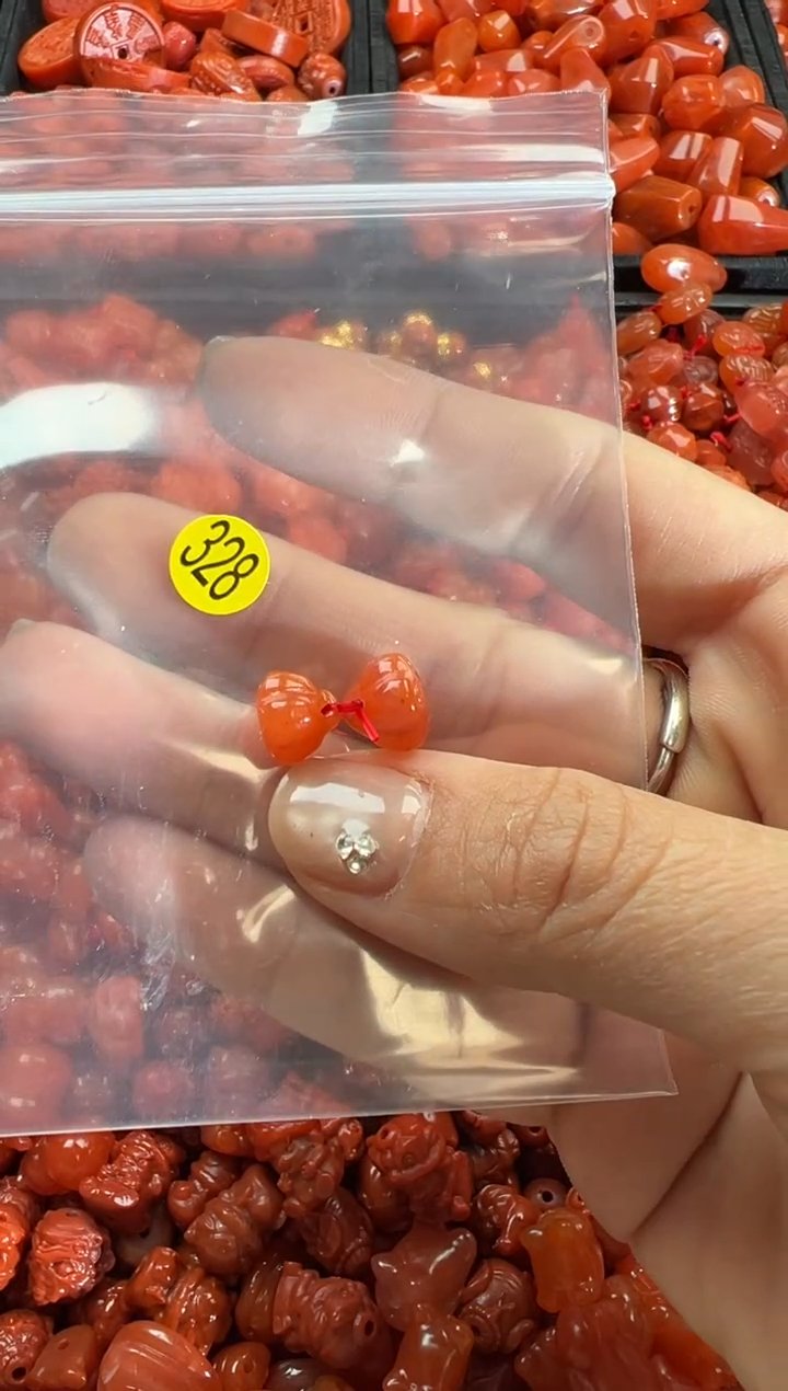 【闪购商品】南红玛瑙颈饰未镶嵌1