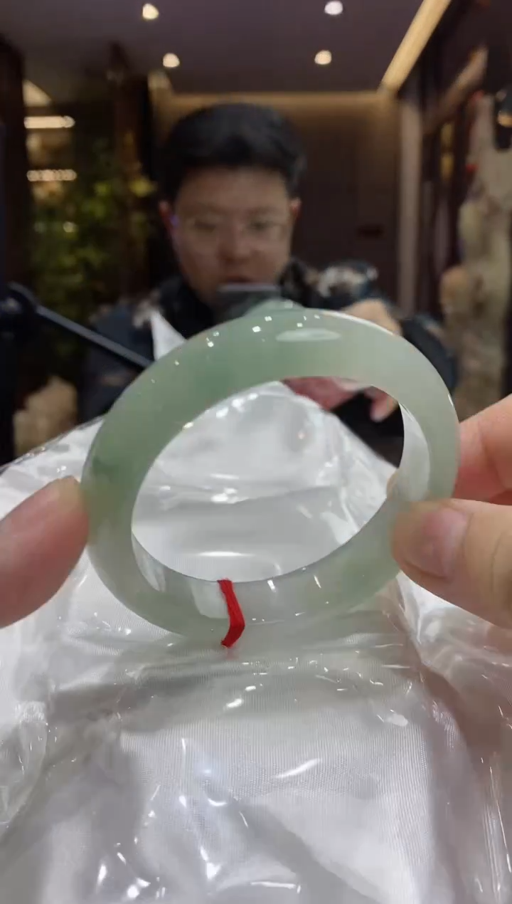 【闪购商品】翡翠手镯未镶嵌17号 圈口55-56