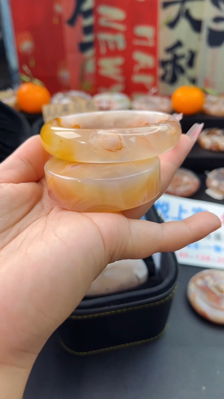 【闪购商品】石英质玉手镯未镶嵌赠送镯心（圈口）59