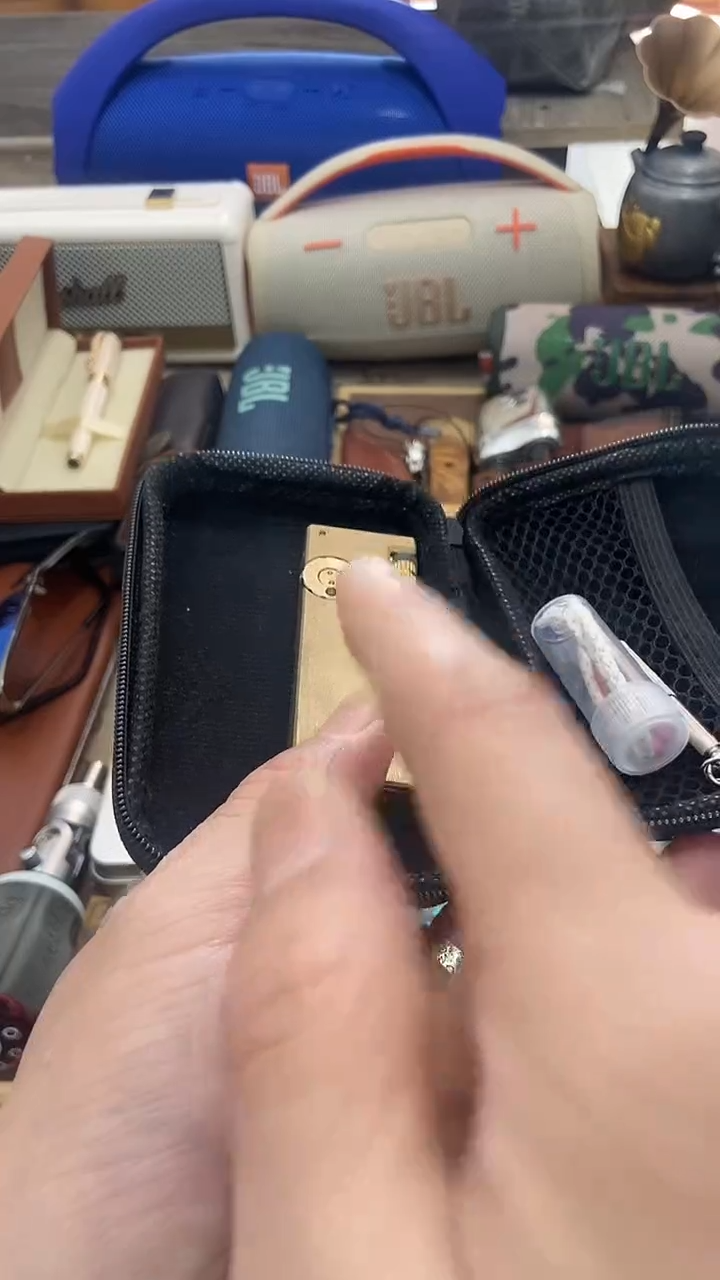 瓷片闪购商品  如图所示