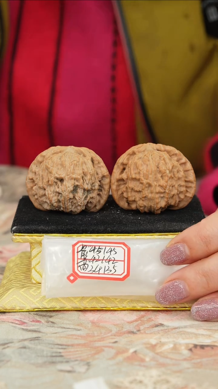 【闪购商品】文玩核桃把件白狮子