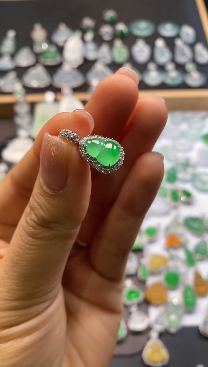 【闪购商品】翡翠吊坠(不含链)18K金镶嵌葫芦