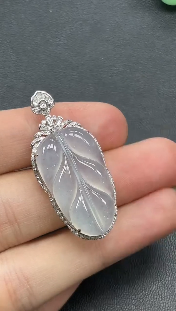 18K金镶嵌挂件翡翠叶子