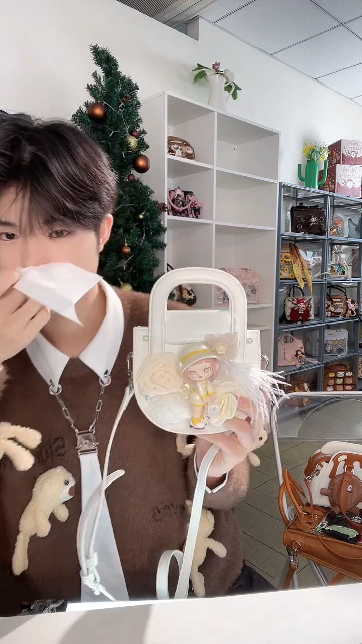 PU必灵饰物局月见山茶