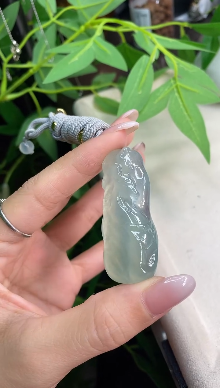 翡翠未镶嵌颈饰随行牌