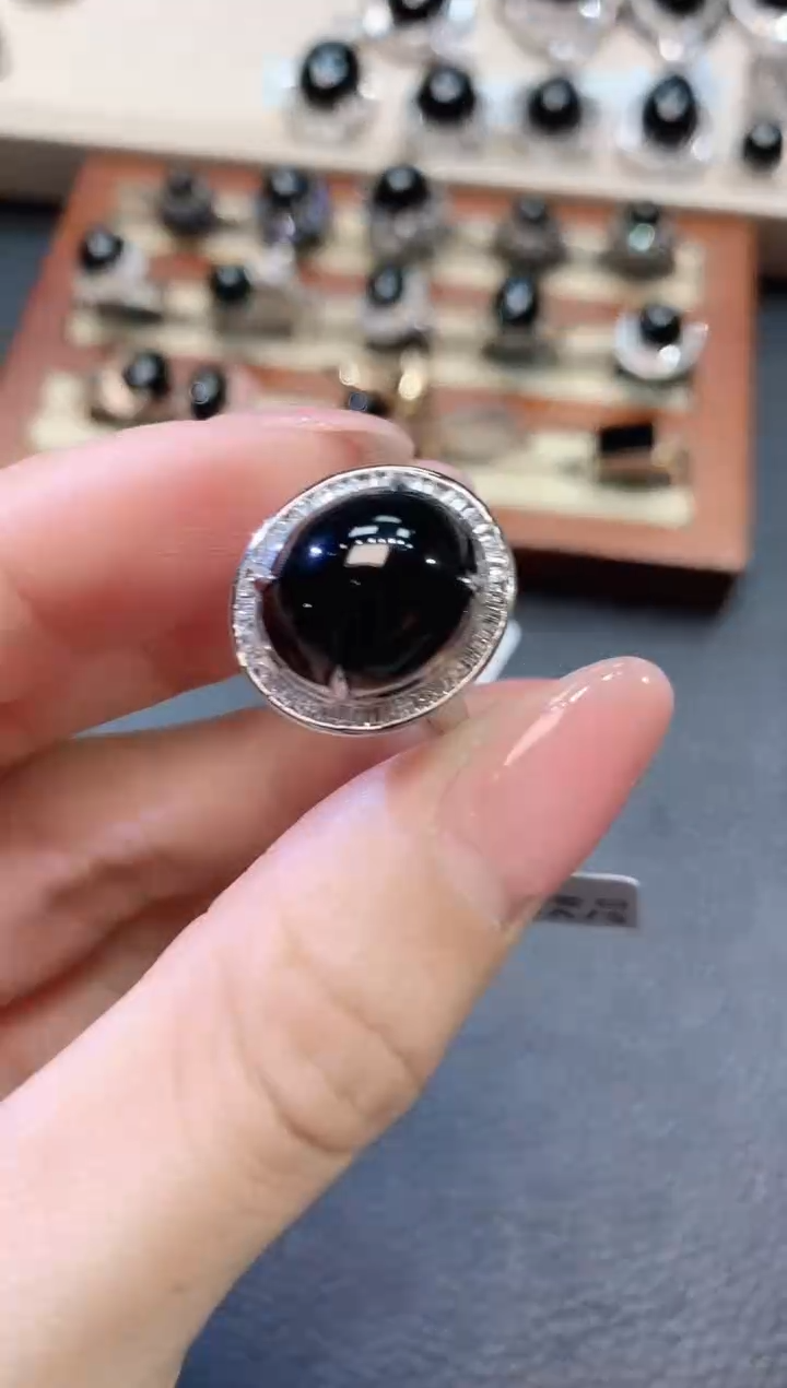 【闪购商品】翡翠戒指18K金镶嵌D39一件