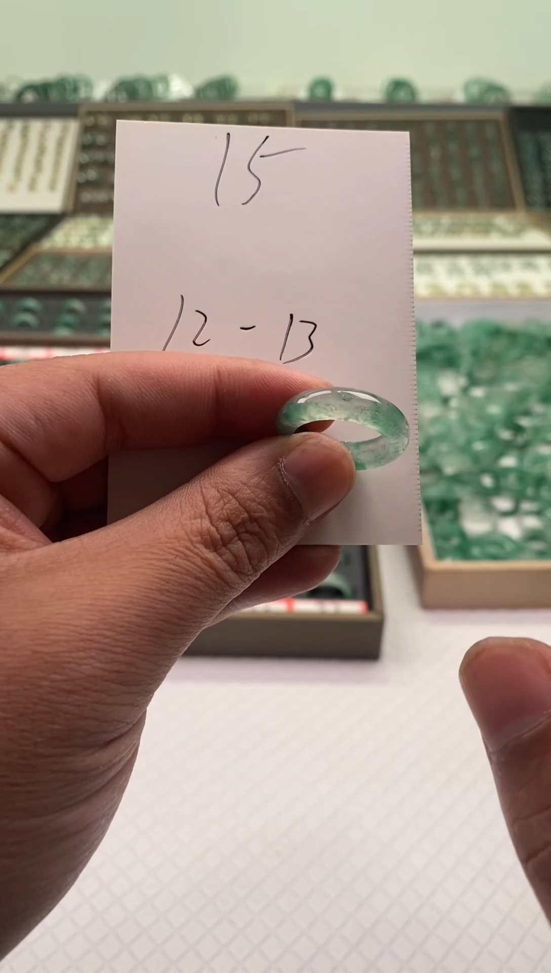 未镶嵌石英质玉（非洲翠）戒圈微瑕戒圈12