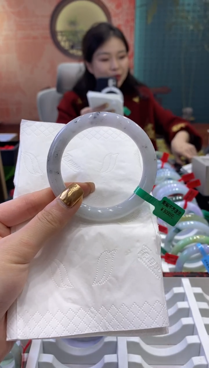 【闪购商品】翡翠手镯未镶嵌多人19186