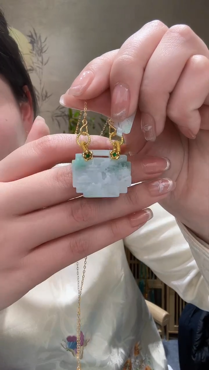 【闪购商品】翡翠颈饰未镶嵌吊坠