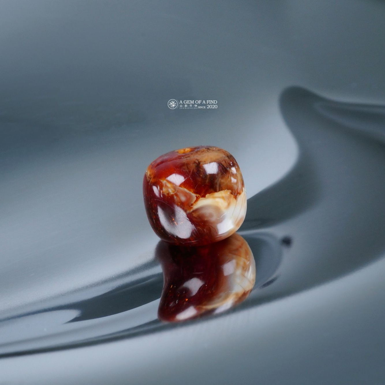 山和开物｜11mm红白彩沁色荧光瓷润俱佳老型文玩配饰 天然琥珀蜜蜡