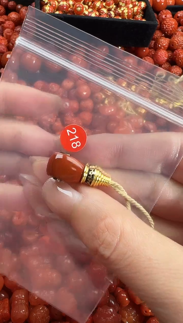 颈饰未镶嵌南红玛瑙1