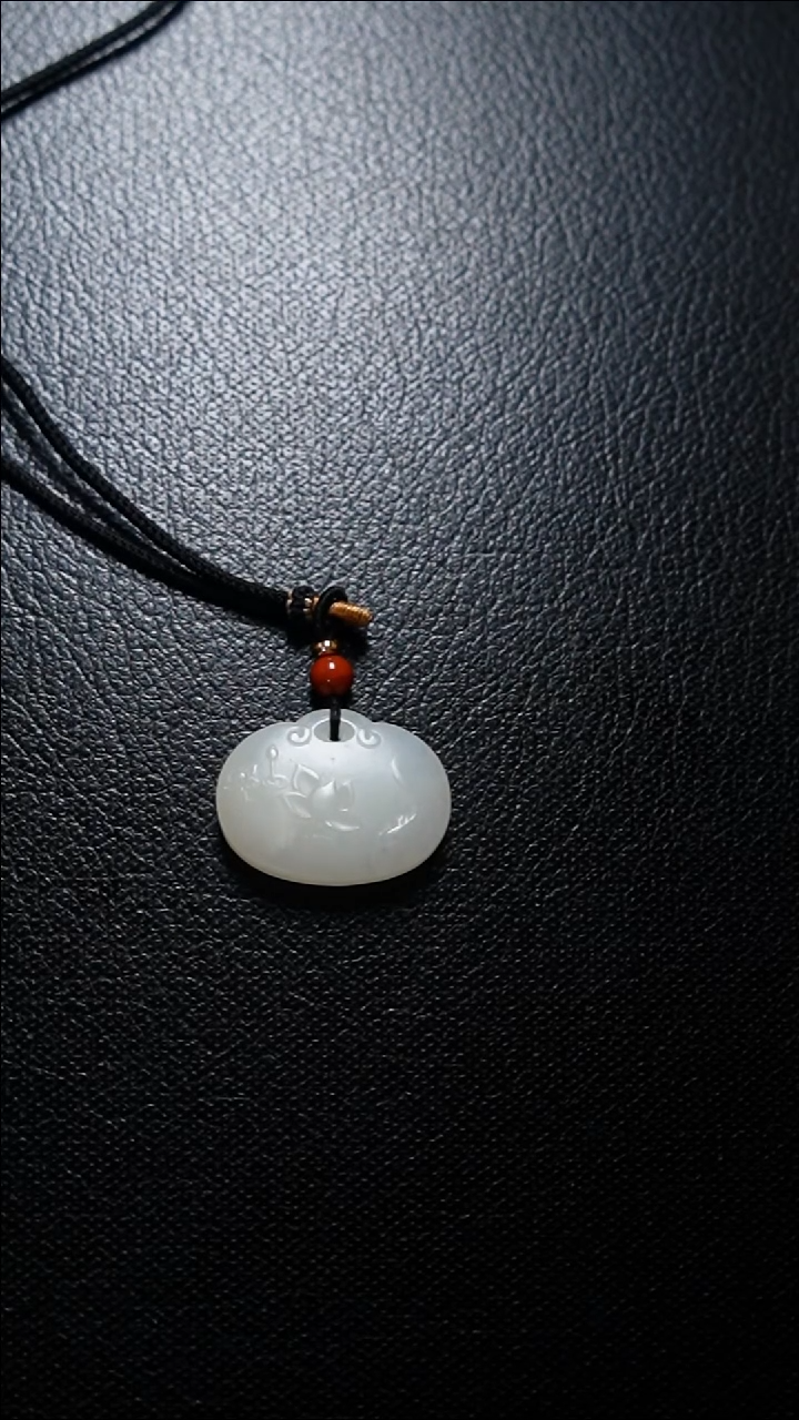 【闪购商品】和田玉颈饰未镶嵌平安锁