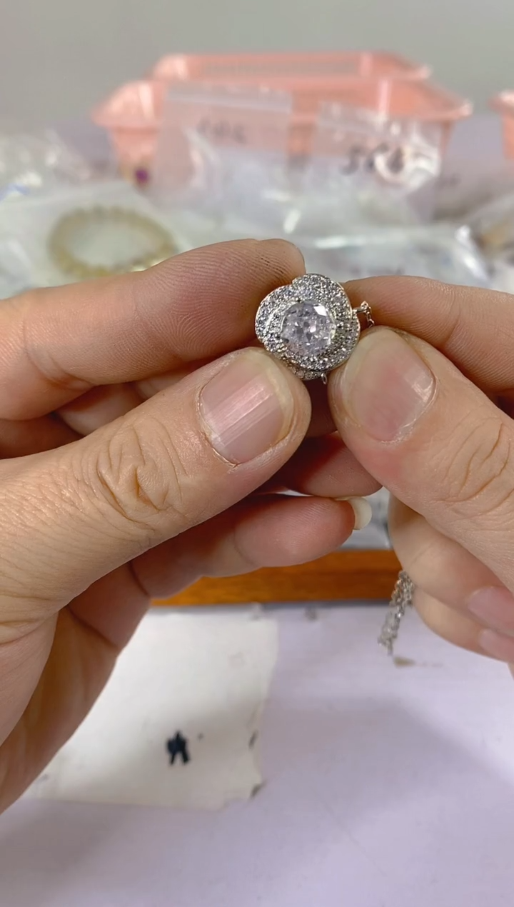 【闪购商品】紫晶颈饰银S925镶嵌X148红宝，蓝宝，多样性发一件赠链