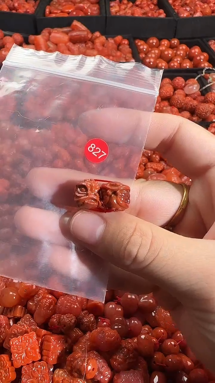 颈饰未镶嵌南红玛瑙1