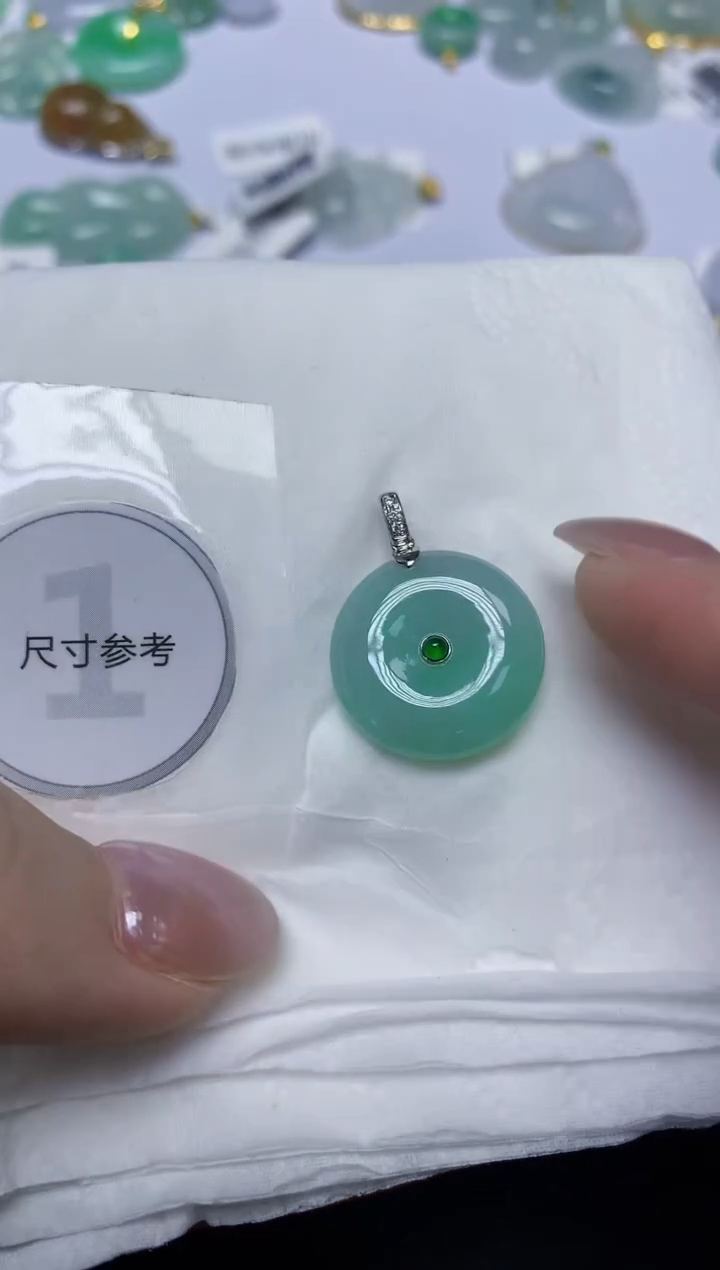 翡翠18K金镶嵌颈饰天然缅甸翡翠A货百元以上9元证书费自理