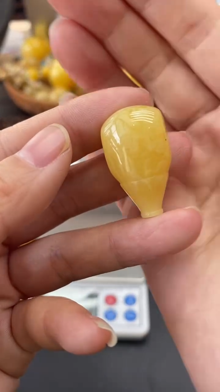 琥珀未镶嵌珠宝奇石166