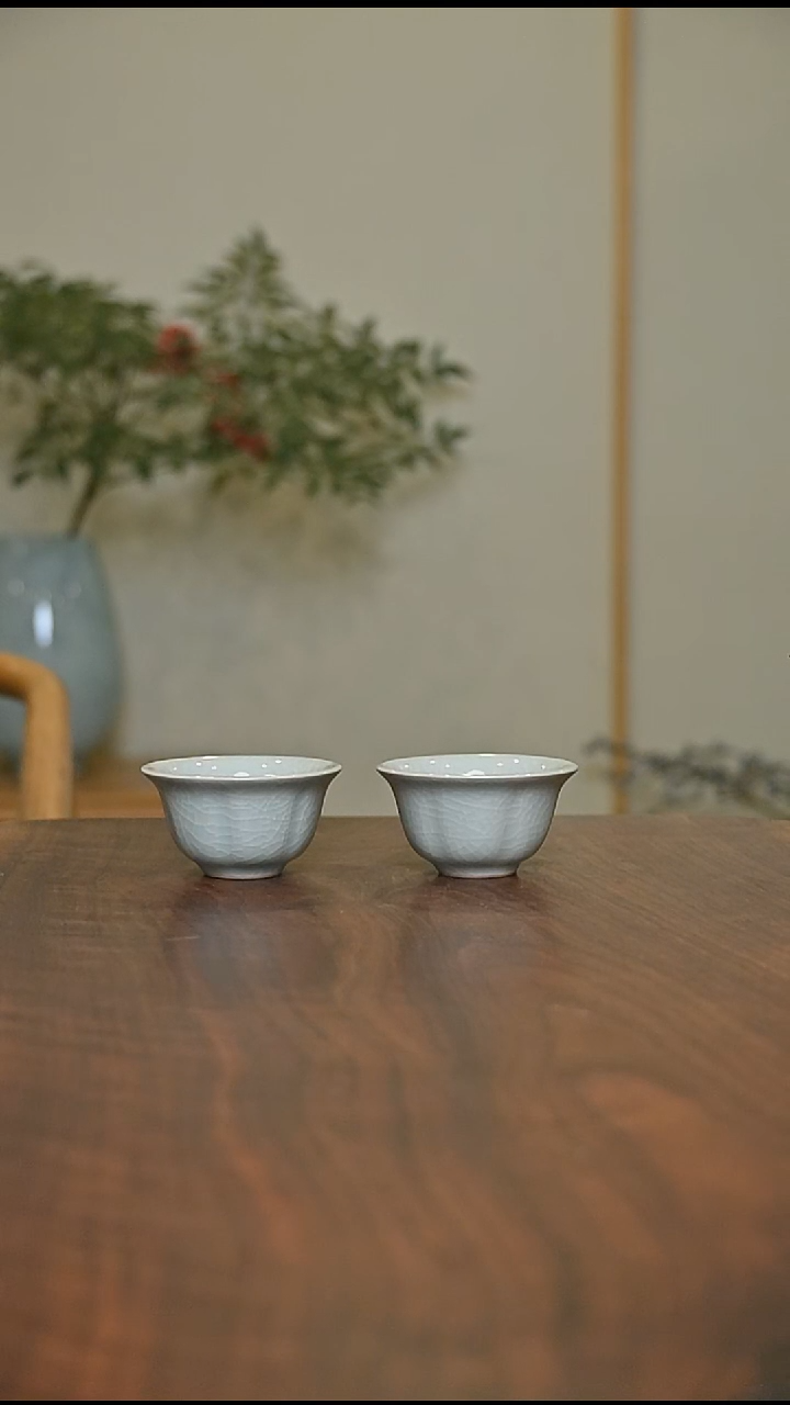 葵口杯2只 粉青釉 微瑕 朱家汝窑款