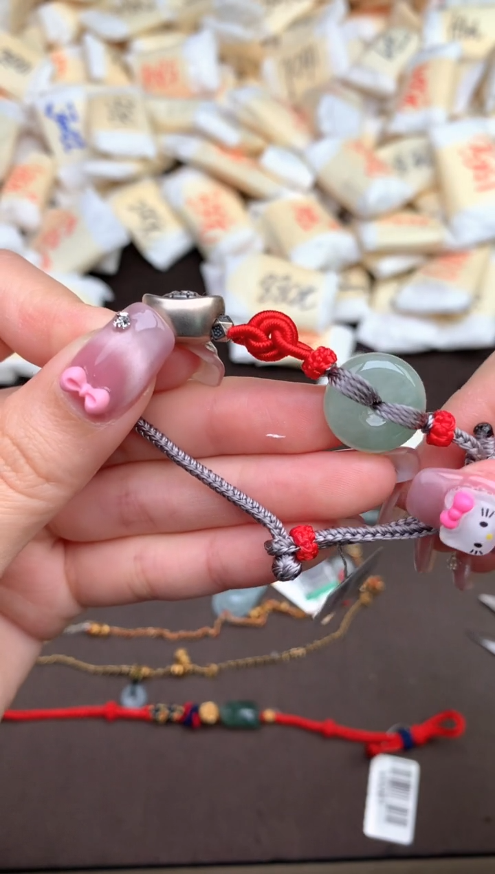 【闪购商品】翡翠手绳未镶嵌 — 