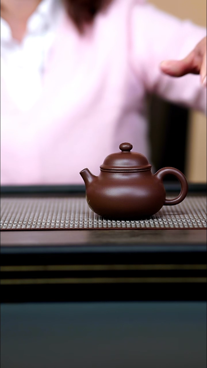 茶壶紫砂紫泥金叶容天 160ccc