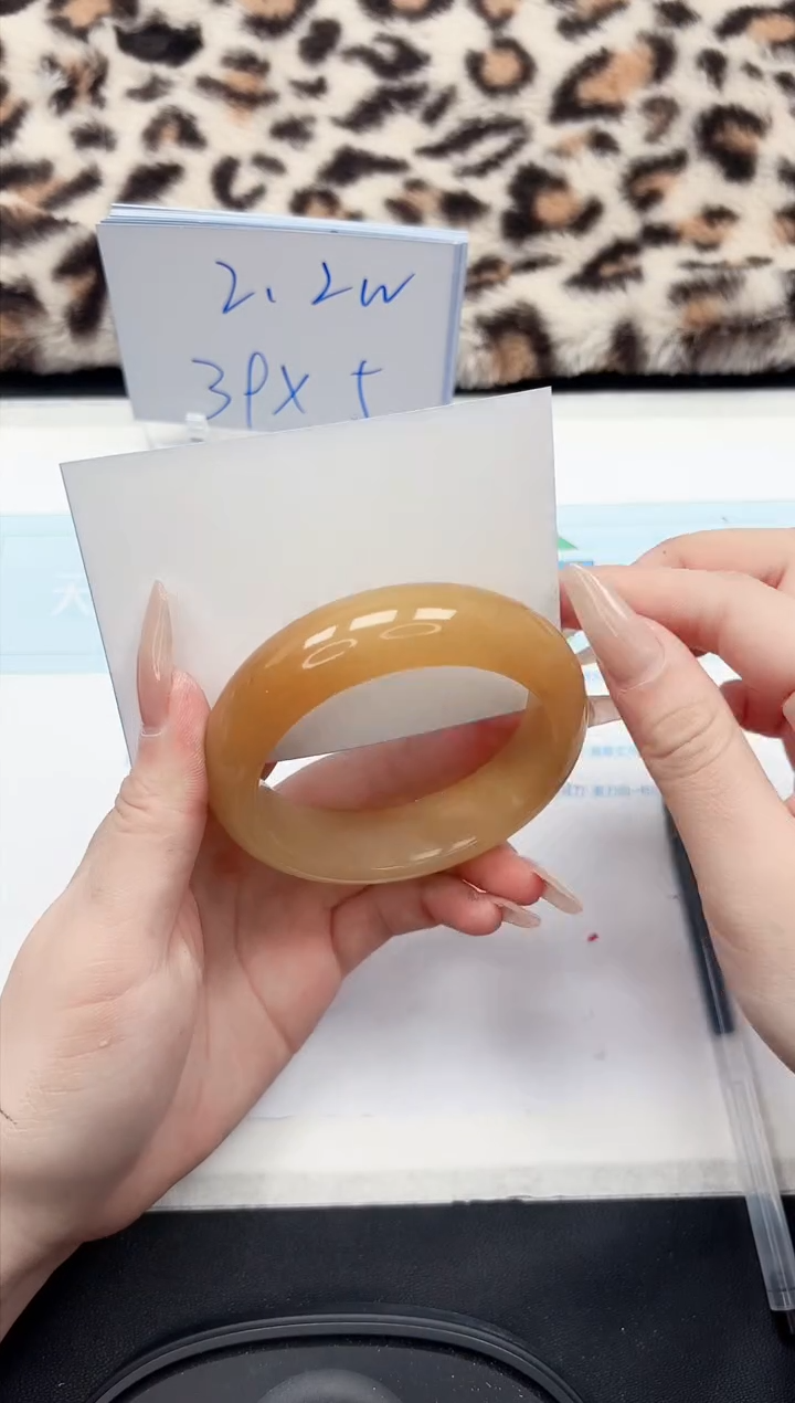 【闪购商品】石英质玉手镯未镶嵌321-55