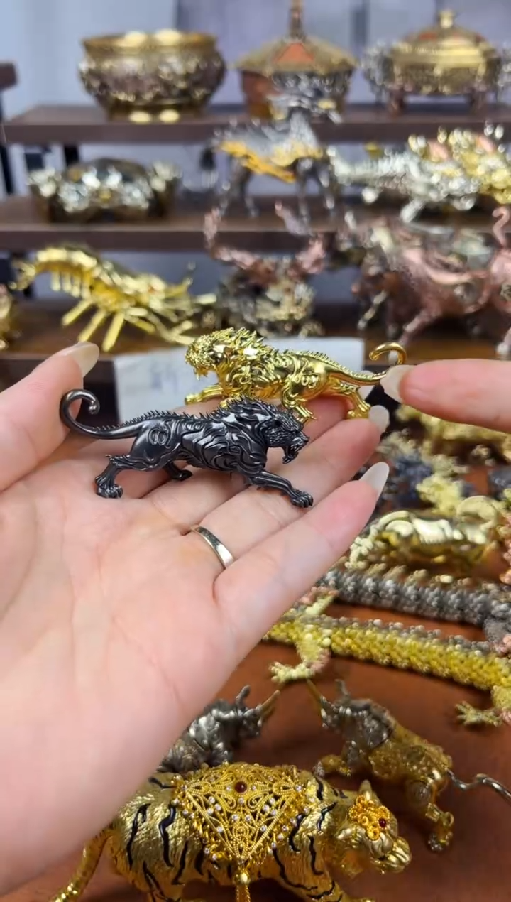玄虎金色黄铜摆件实心