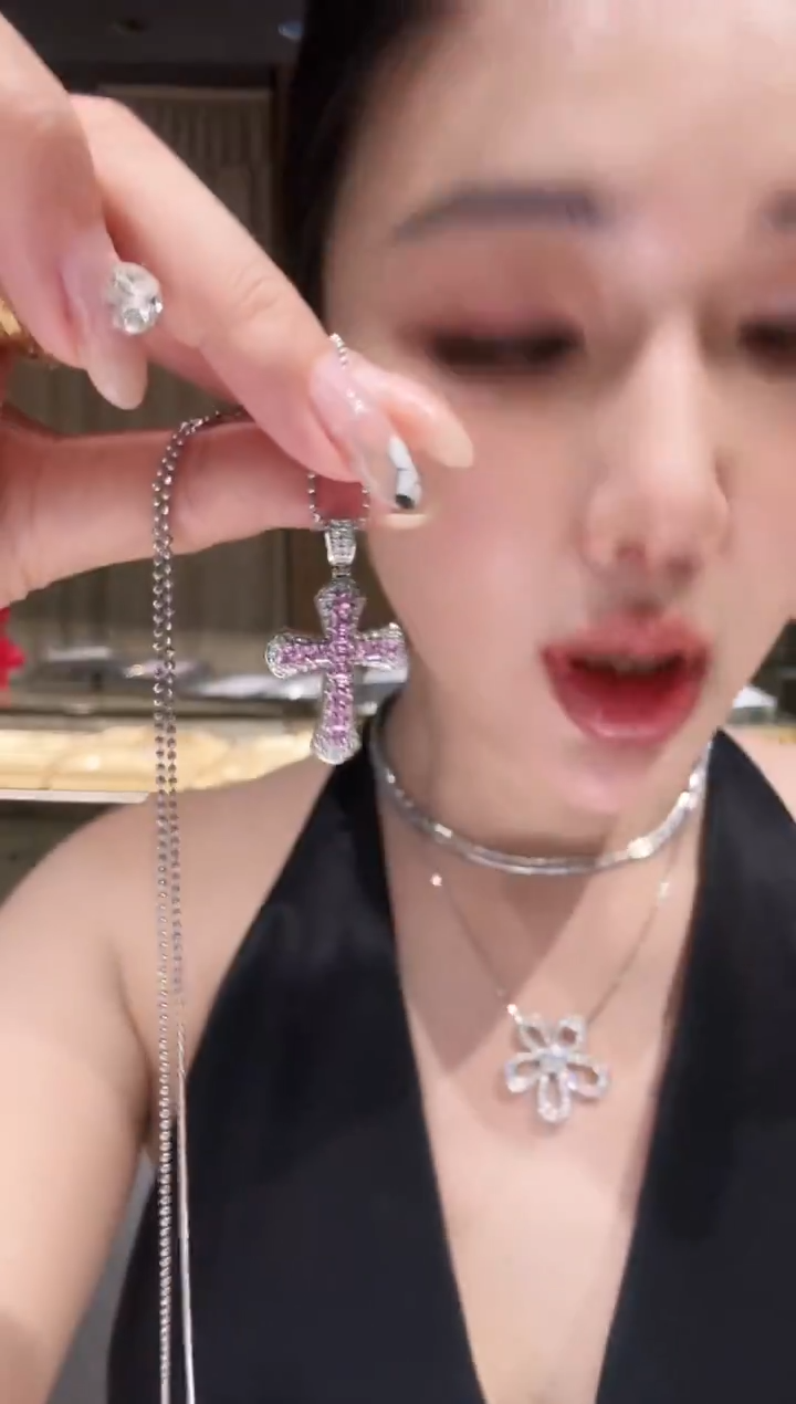 18K金镶嵌吊坠（不含链）钻石AF0719-W