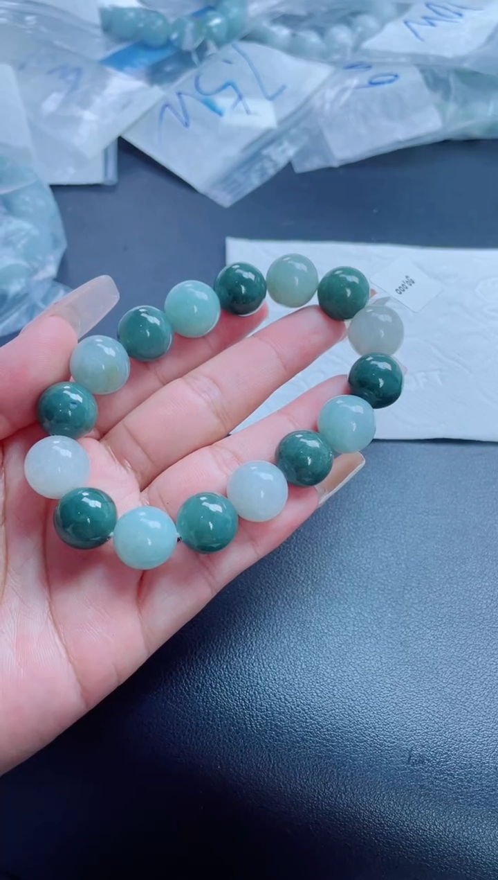 定制翡翠未镶嵌珠串