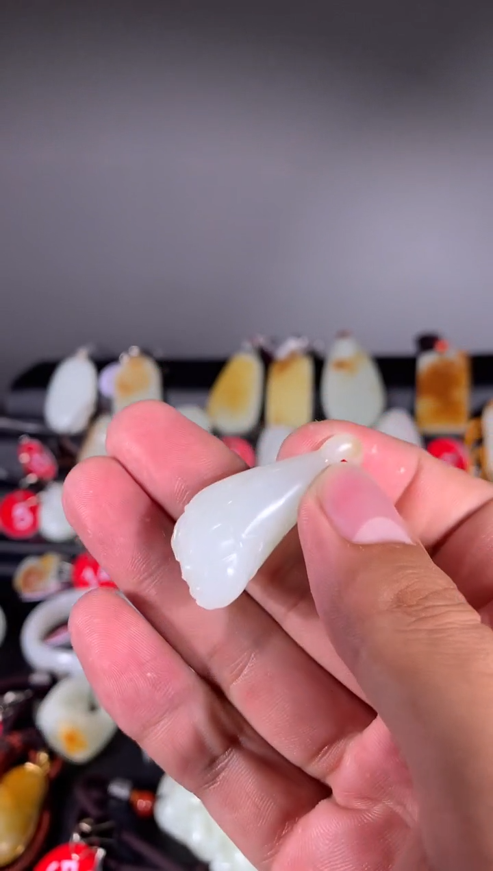 和田玉未镶嵌挂件其他