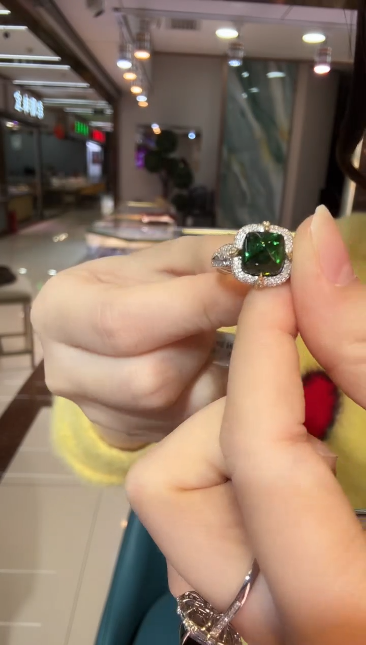 铂Pt950镶嵌戒指碧玺3.95ct