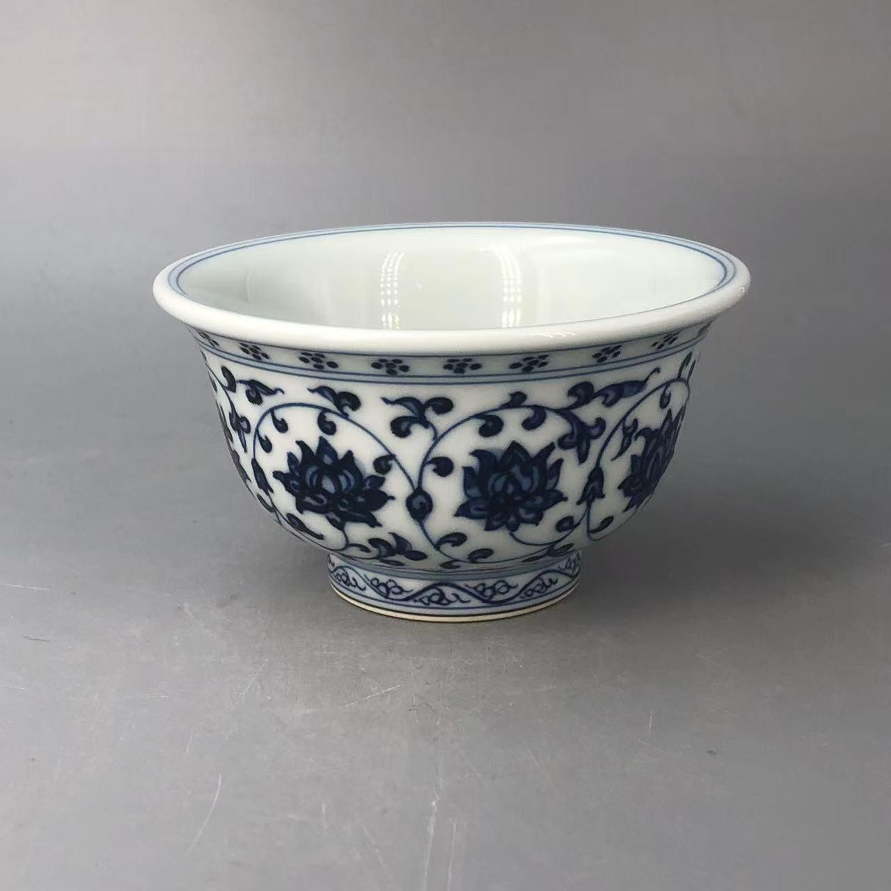 永乐缠枝内双狮压手