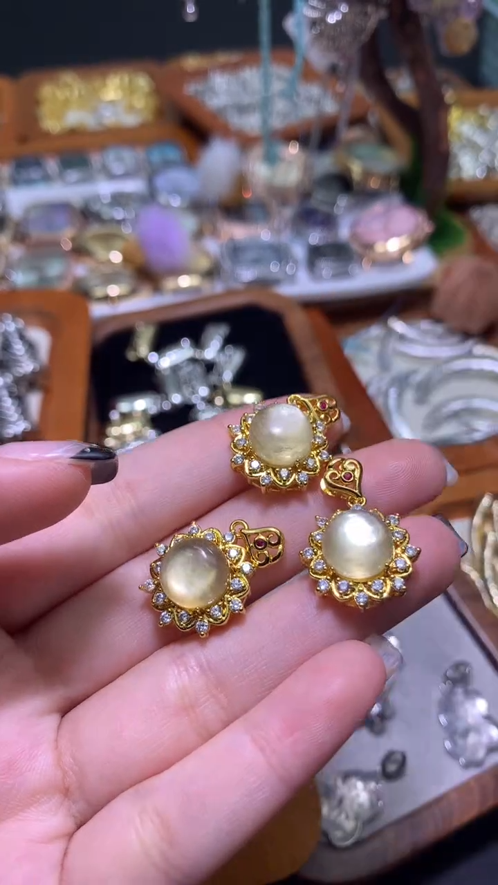 锆石合金金云母吊坠10元1个