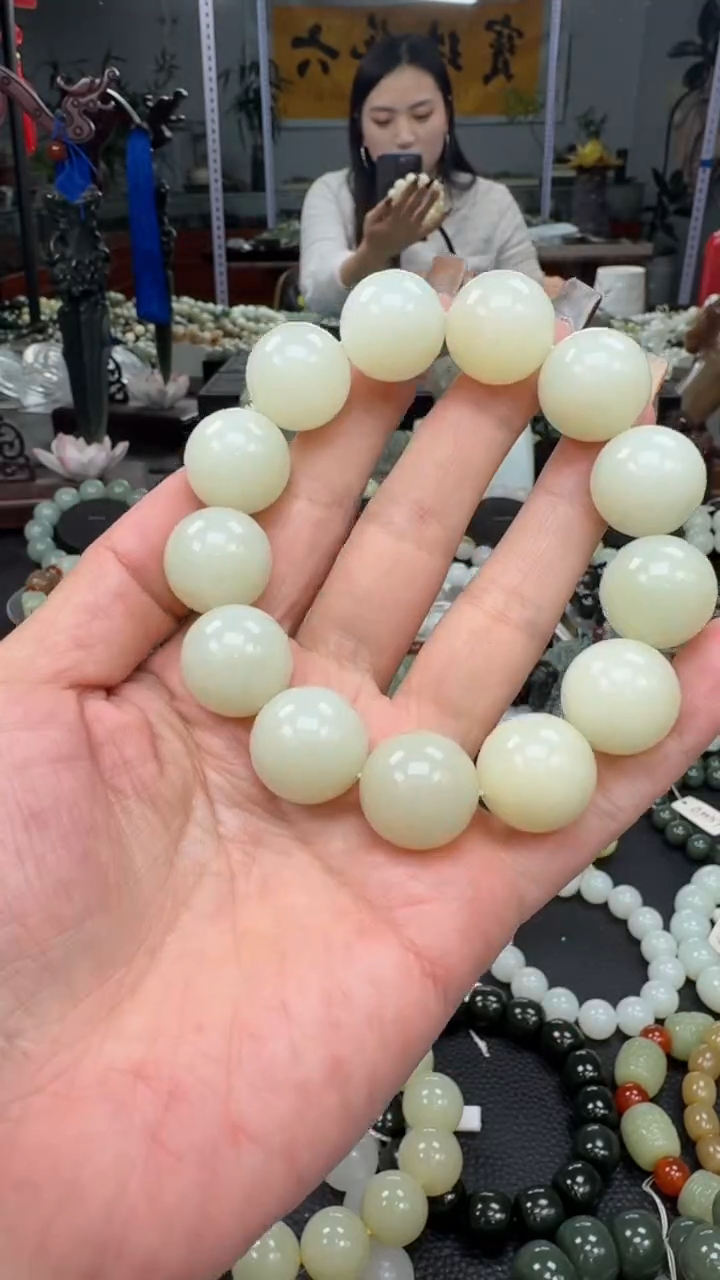 未镶嵌手串和田玉新疆且末奶油黄卡18