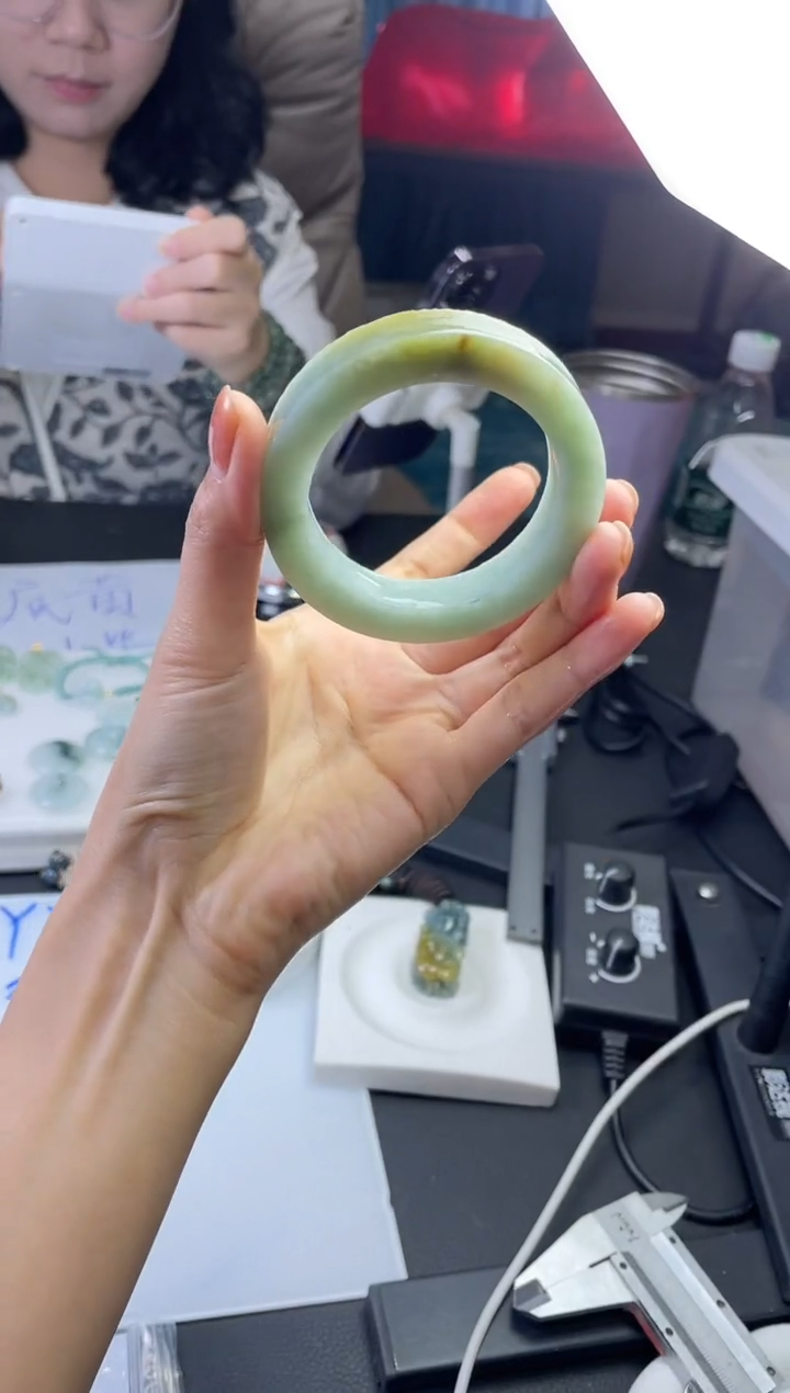 【闪购商品】定制翡翠手镯未镶嵌手镯