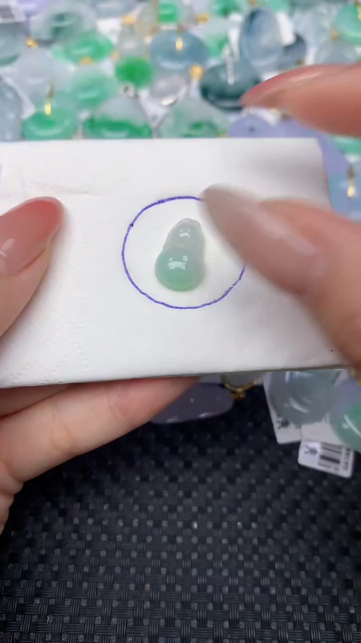 翡翠未镶嵌颈饰天然翡翠a货