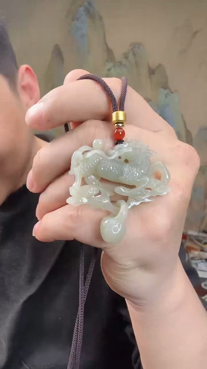 颈饰未镶嵌和田玉.