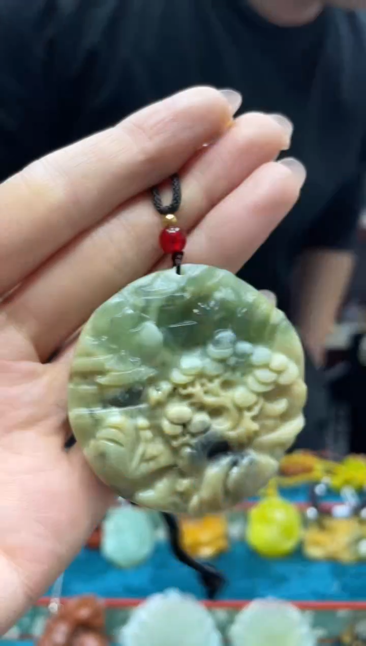 未镶嵌岫玉吊坠·